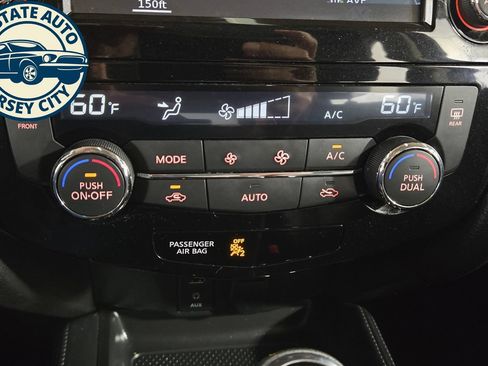Used 2018 Nissan Rogue Sport SL AWD/4WD image 15
