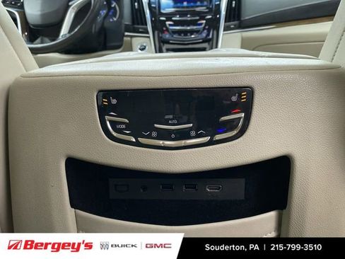 Used 2019 Cadillac Escalade Luxury image 24
