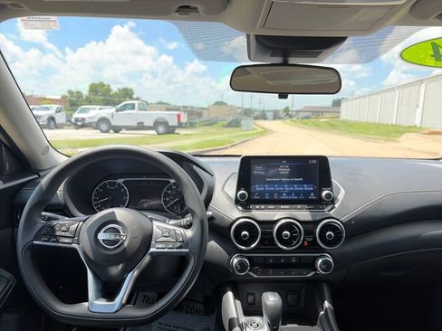 Used 2024 Nissan Sentra SV FWD image 24