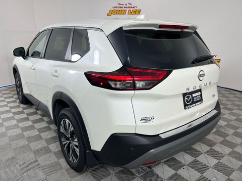 Used 2023 Nissan Rogue SV FWD image 3