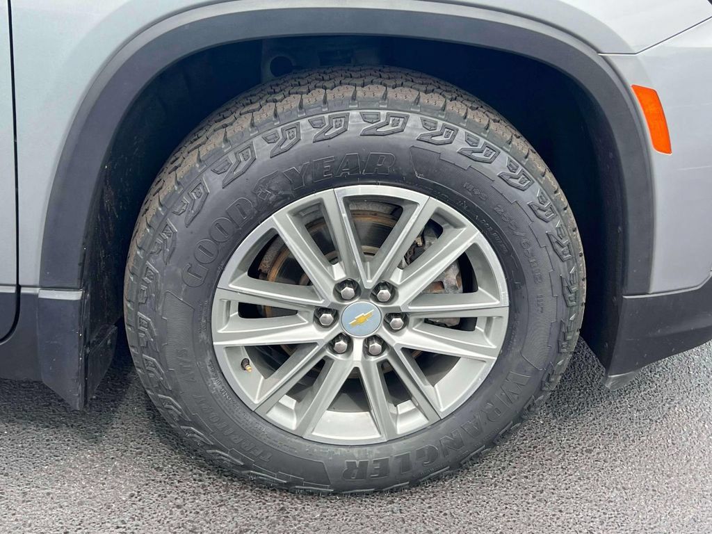 Used 2023 Chevrolet Traverse LT AWD/4WD image 10