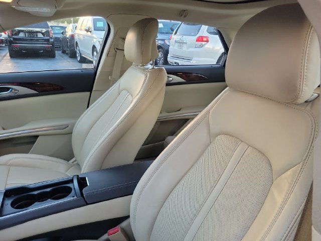 Used 2014 Lincoln MKZ AWD image 10