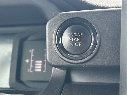 Used 2025 Toyota Tacoma SR5 image 25