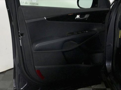 Used 2017 Kia Sorento LX image 28