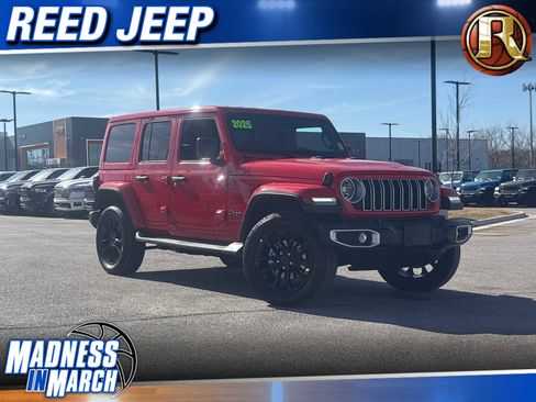 Certified 2025 Jeep Wrangler Sahara image 1