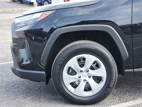 Used 2024 Toyota RAV4 LE image 5