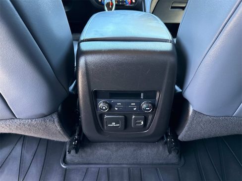 Certified 2018 Buick Enclave Premium image 16