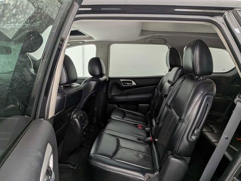 Used 2017 Nissan Pathfinder Platinum w/ Midnight Edition Package image 21