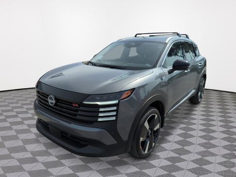 New 2026 Nissan Kicks SR w/ Cold Weather Package image 8