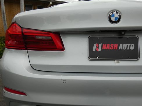 Used 2019 BMW 530i w/ Convenience Package image 11