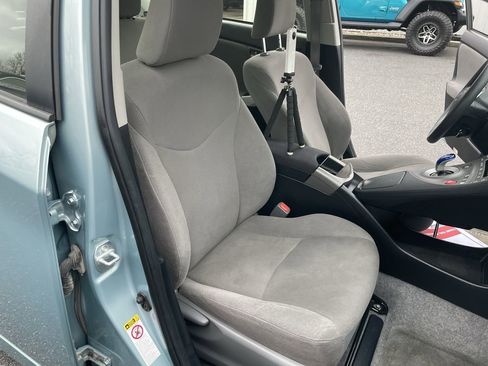 Used 2014 Toyota Prius Three image 40