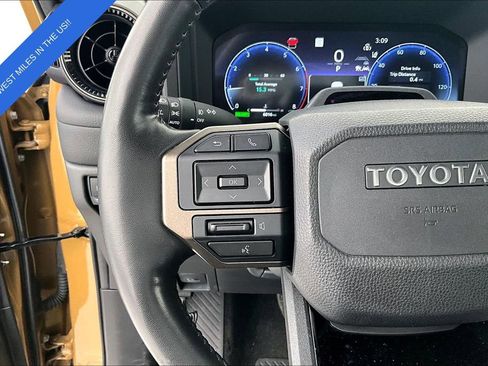 Used 2024 Toyota Land Cruiser image 27