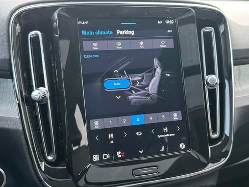 Certified 2024 Volvo XC40 B5 Plus w/ Protection Package Premier image 26