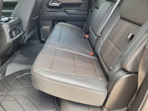 Used 2025 Chevrolet Silverado 1500 High Country AWD/4WD image 27