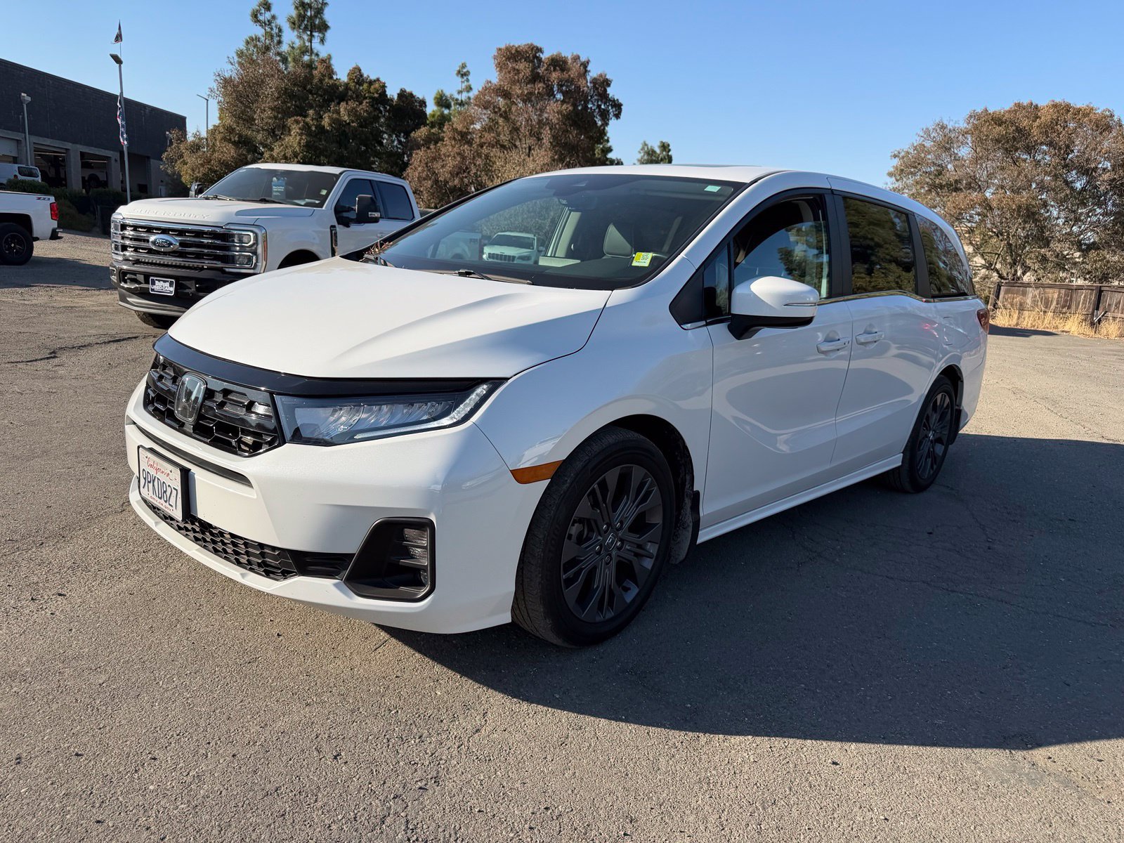 Used 2025 Honda Odyssey Touring image 1