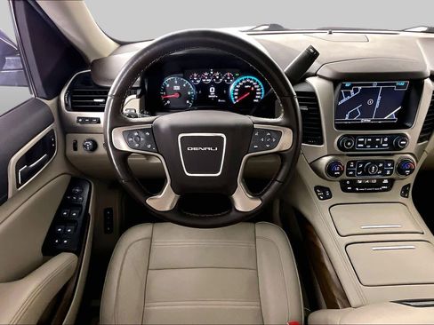 Certified 2020 GMC Yukon Denali w/ Denali Premium Package AWD/4WD image 6