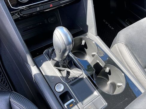 Certified 2021 Volkswagen Atlas Cross Sport SEL image 28