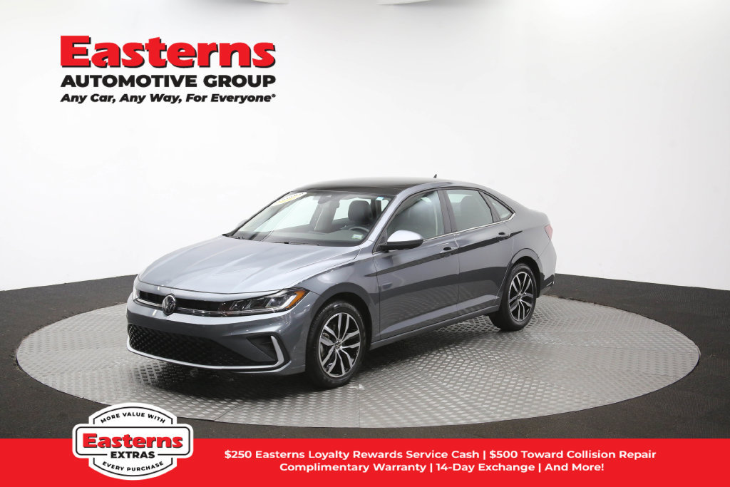 Used 2025 Volkswagen Jetta SE FWD image 55