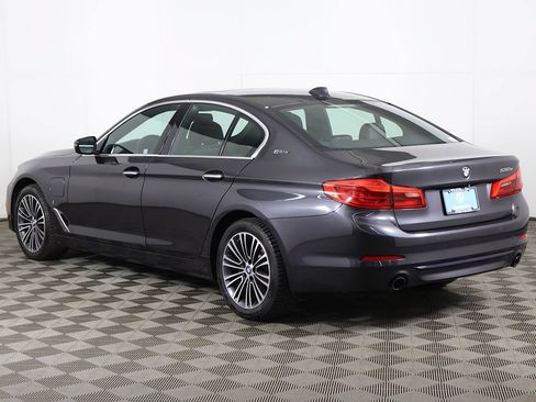 Used 2018 BMW 530e xDrive AWD/4WD image 11