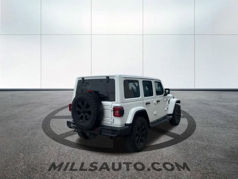 Used 2018 Jeep Wrangler Unlimited Sahara w/ Dual Top Group image 4