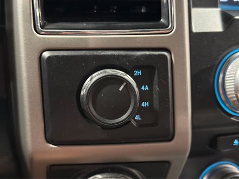 Used 2018 Ford F150 Lariat w/ Equipment Group 502A Luxury AWD/4WD image 33