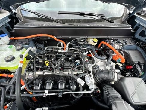 New 2025 Ford Maverick XLT image 24