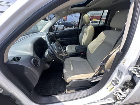 Used 2016 Jeep Compass 75th Anniversary w/ Power Value Group image 18