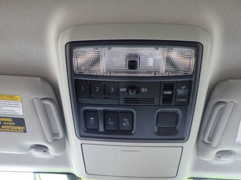 Used 2018 Toyota 4Runner SR5 Premium AWD/4WD image 32
