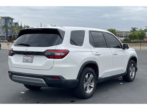 Certified 2023 Honda Pilot EX-L image 6