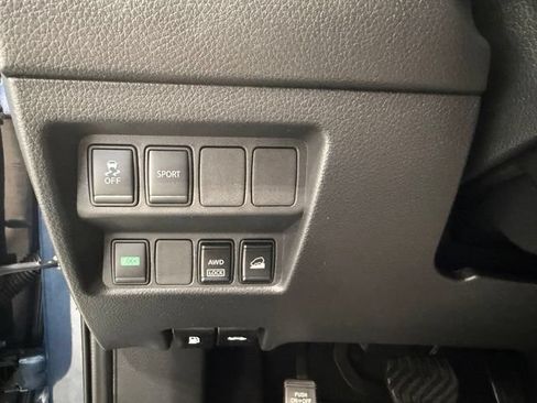 Used 2016 Nissan Rogue SV AWD/4WD image 11