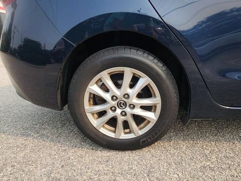 Used 2015 MAZDA MAZDA3 i Touring FWD image 9