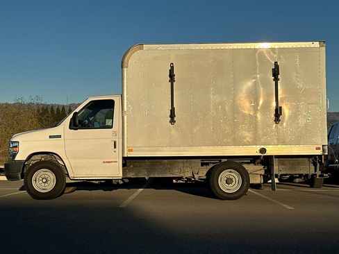 Used 2019 Ford E-350 and Econoline 350 Super Duty w/ Power Windows & Locks Group RWD image 7