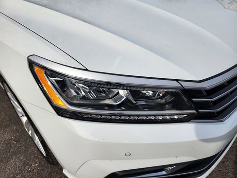 Used 2018 Volkswagen Passat 2.0T SE image 4