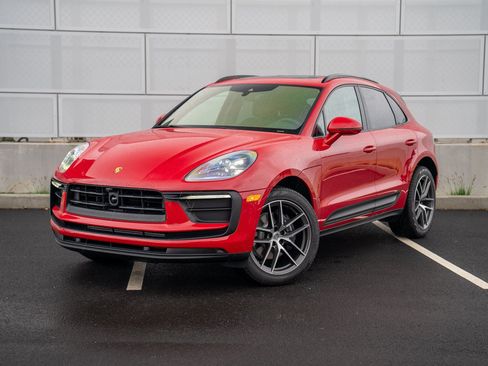 Certified 2026 Porsche Macan AWD/4WD image 1