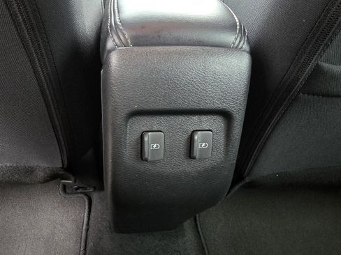 Used 2021 Nissan Kicks SV image 24