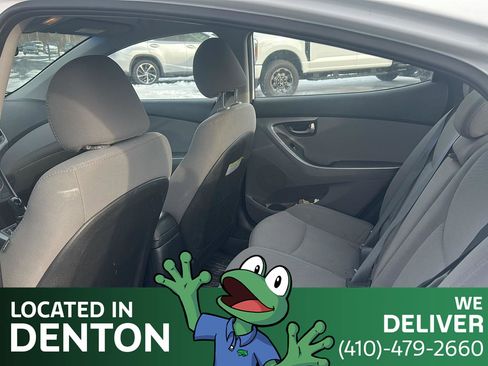 Used 2016 Hyundai Elantra SE image 11