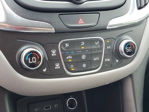 Used 2019 Chevrolet Equinox LT FWD image 17