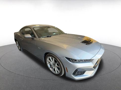 Used 2025 Ford Mustang GT Premium image 8