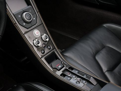 Used 2015 McLaren 650S Spider image 22