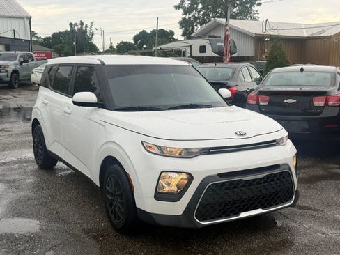 Used 2021 Kia Soul LX FWD image 1