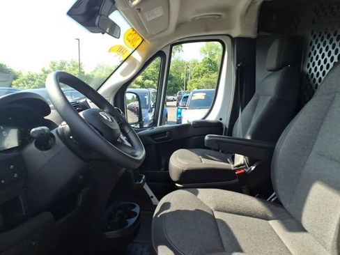 Used 2025 RAM ProMaster 2500 w/ U-Haul Equipment Group FWD image 22