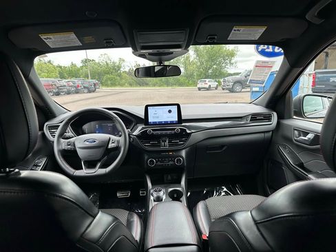 Used 2024 Ford Escape ST-Line image 2