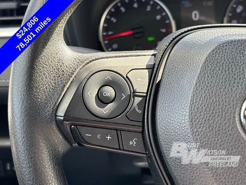 Used 2022 Toyota RAV4 XLE image 16