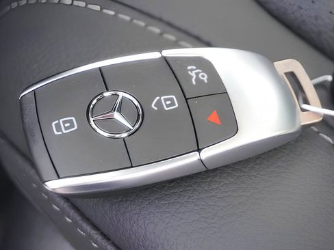 New 2025 Mercedes-Benz GLE 450 4MATIC image 40