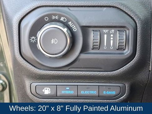 Used 2022 Jeep Wrangler Unlimited Sahara w/ Cold Weather Group image 26