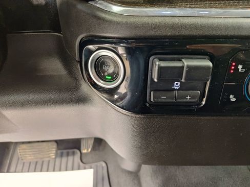 Used 2025 Chevrolet Silverado 1500 LT AWD/4WD image 21