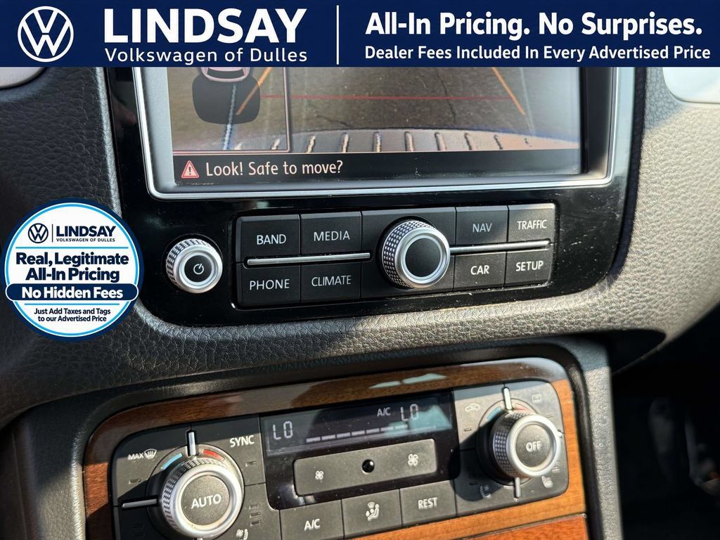 Used 2016 Volkswagen Touareg TDI AWD/4WD image 21