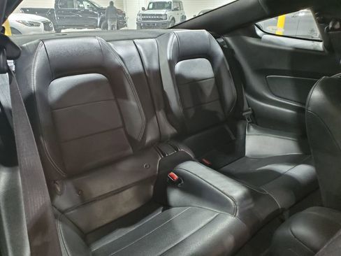 Used 2017 Ford Mustang Premium image 18