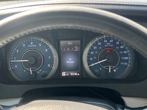 Used 2015 Toyota Sienna XLE w/ XLE Navigation Package FWD image 30