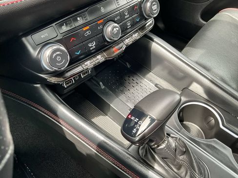 Used 2025 Dodge Durango R/T AWD/4WD image 16